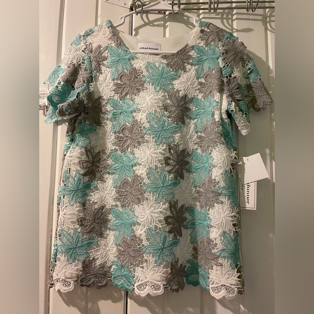 Alfred Dunner crochet top size 8 NWT